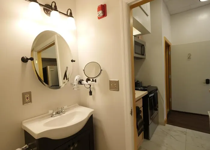 Stay Pittsburgh Aparthotel