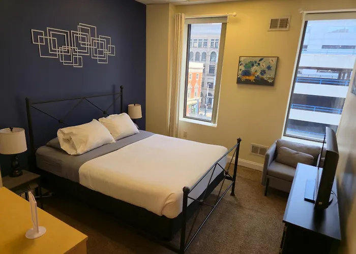 Stay Pittsburgh Aparthotel 3*
